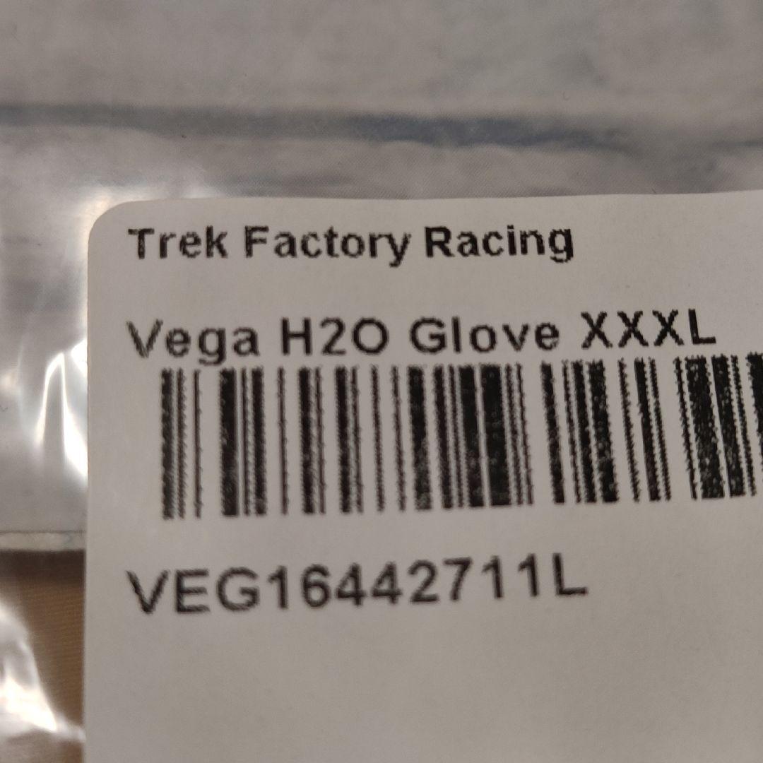 支給品　防水ウィンターグローブ　TREK Segafredoトレックセガブレード