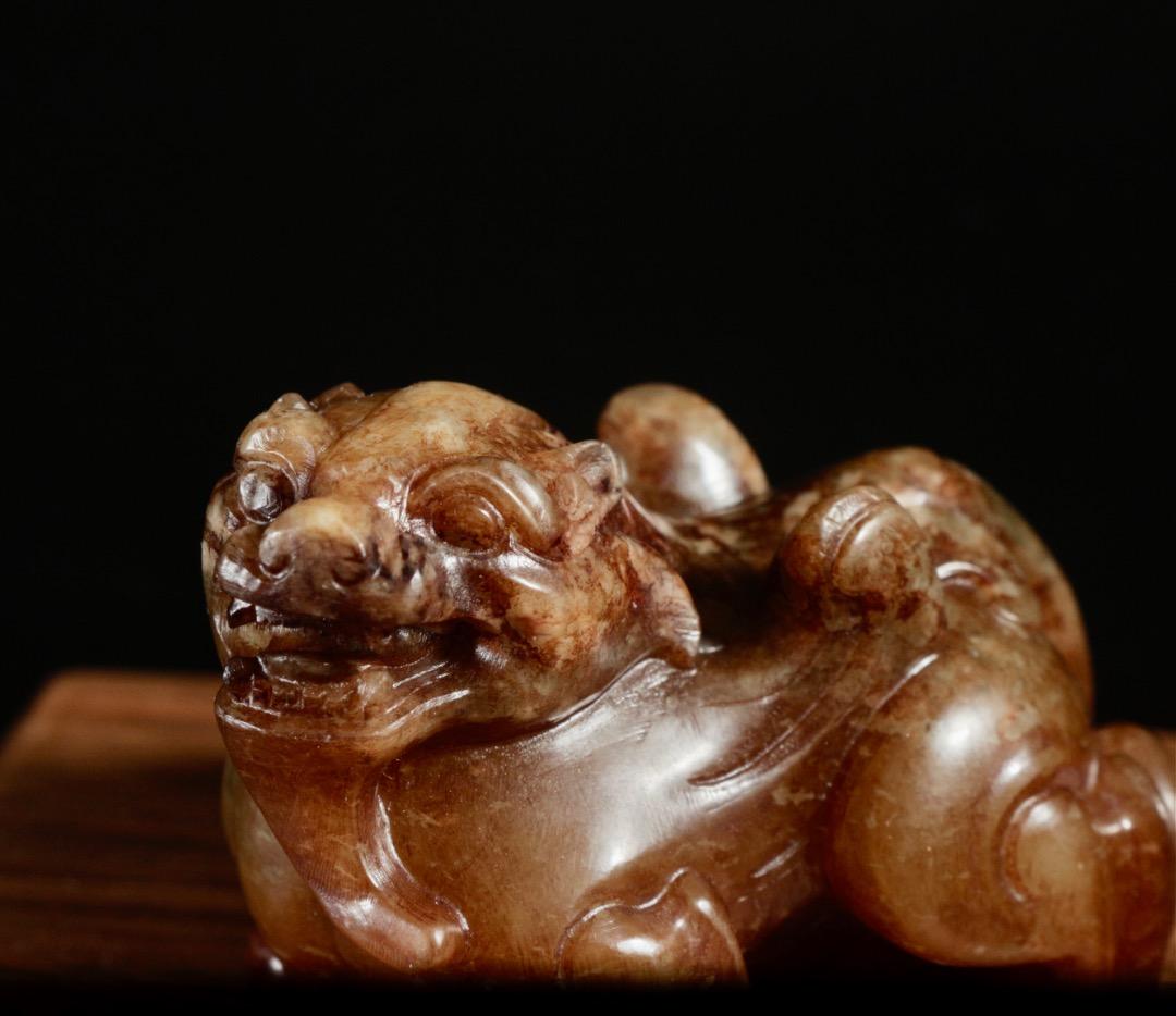 中古 和田玉 天禄彫刻 握り玉 瑞獣 玉細工 CL0065