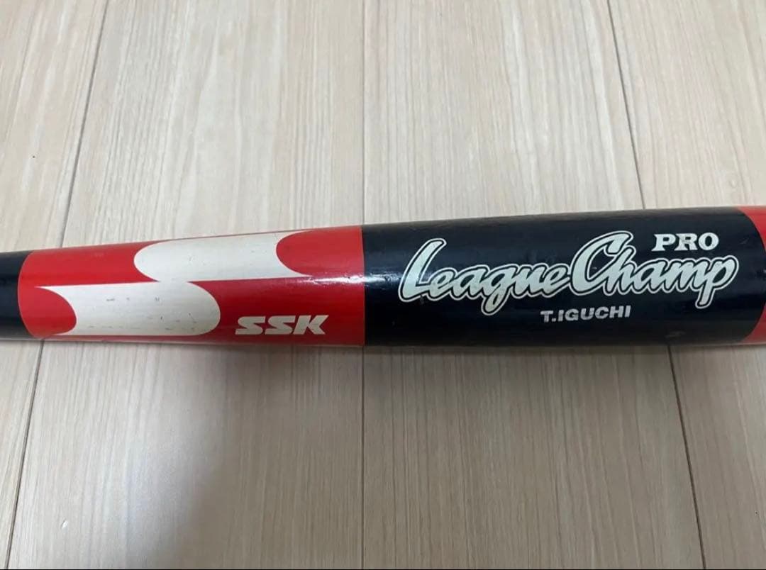 井口資仁選手　千葉ロッテ　現在時代実使用あり　木製バット　プロ野球　年代物　レア