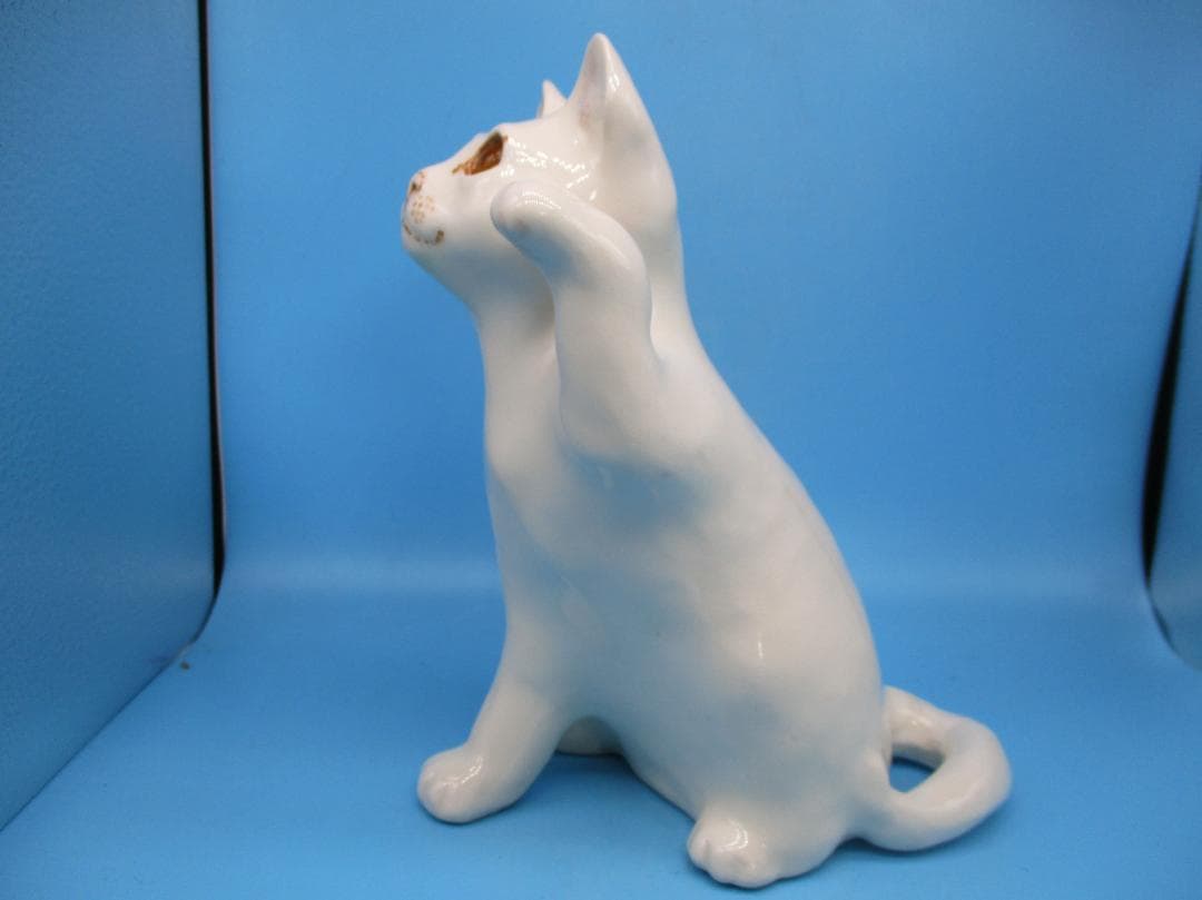 オッドアイの白猫ウィンスタンレイ ケンジントン キャット サイズ3NO5