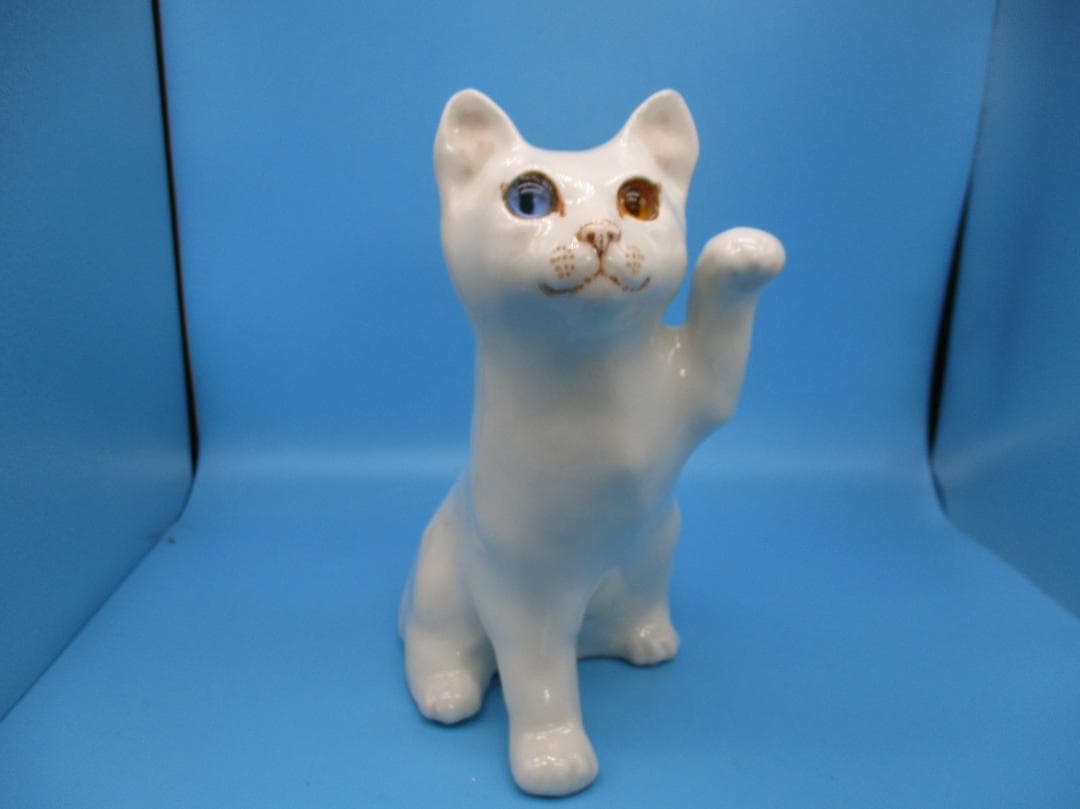オッドアイの白猫ウィンスタンレイ ケンジントン キャット サイズ3NO5