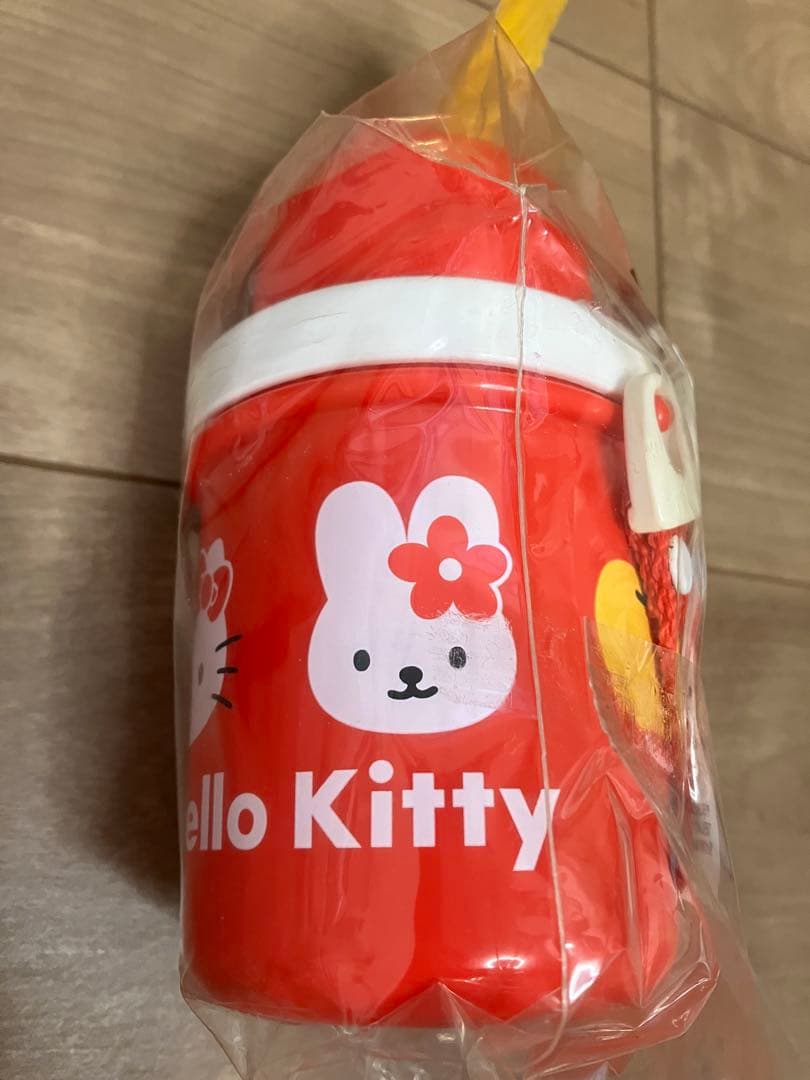 ハローキティ　水筒