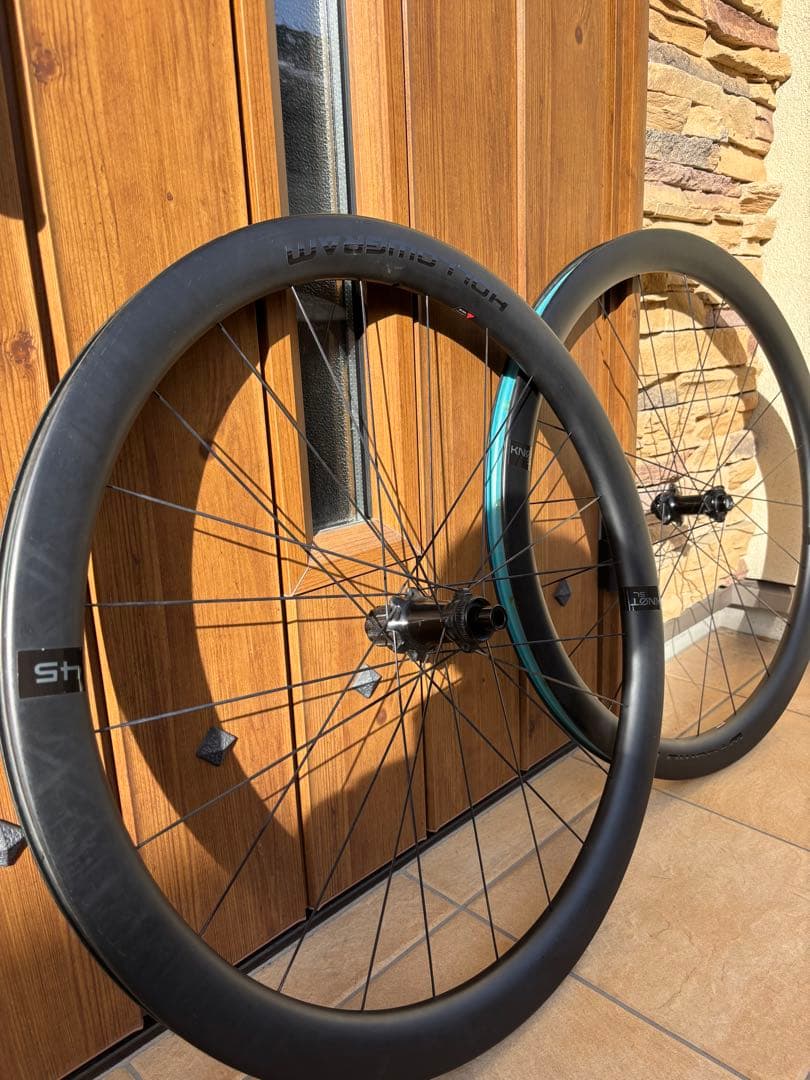 HollowGram 45 KNØT Wheels(カーボンホイール)