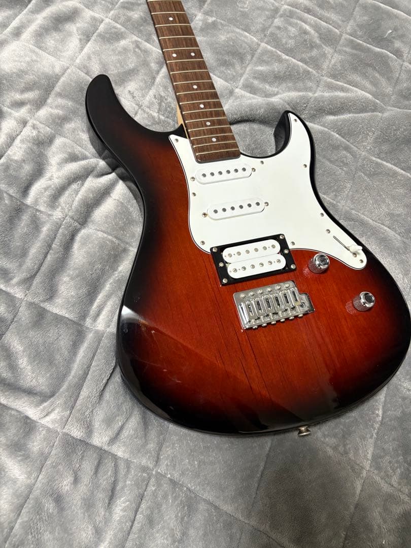 pacifica 112v エレキギター