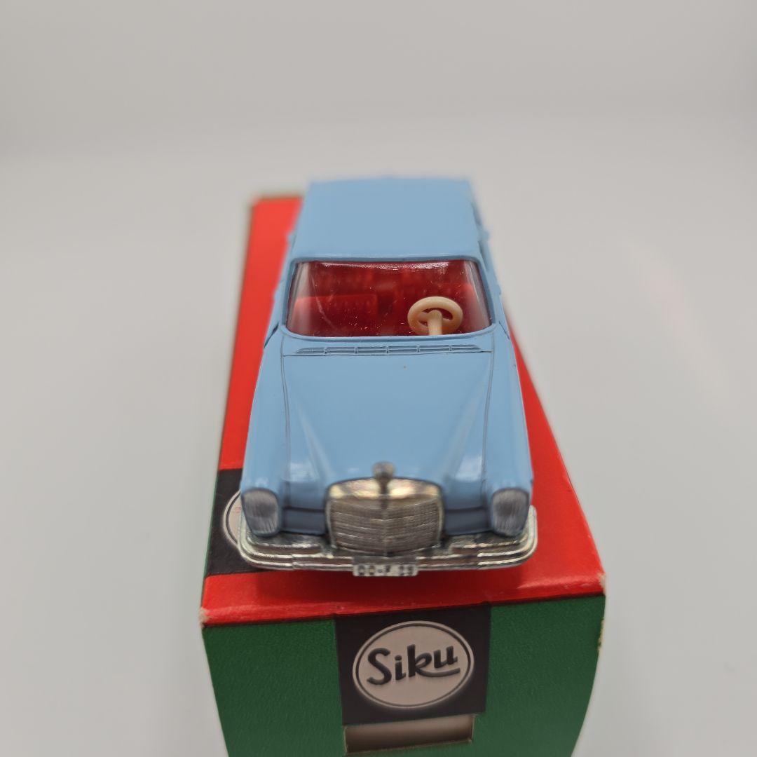 Siku Mercedes 250 ミニカー 水色