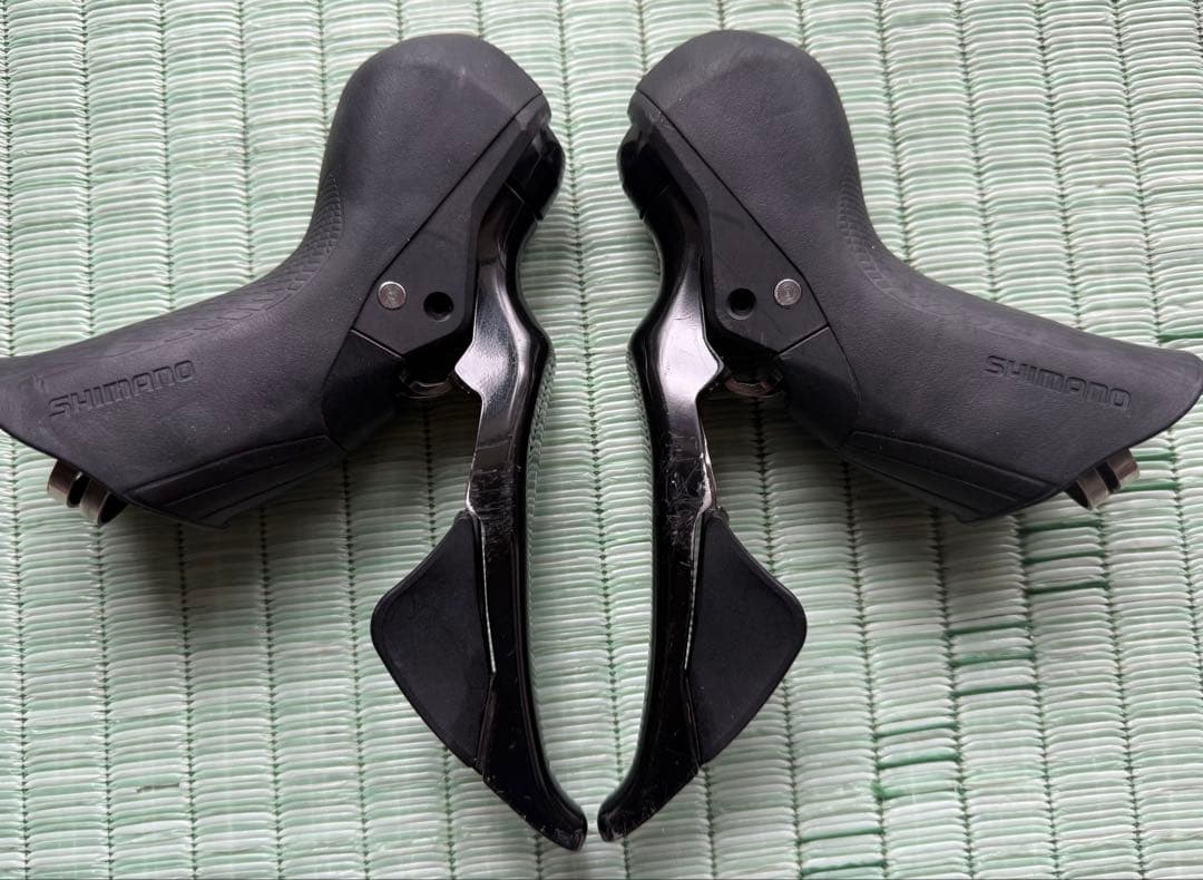 SHIMANO シマノ　105 ST-R7020 油圧ブレーキ　STIレバー