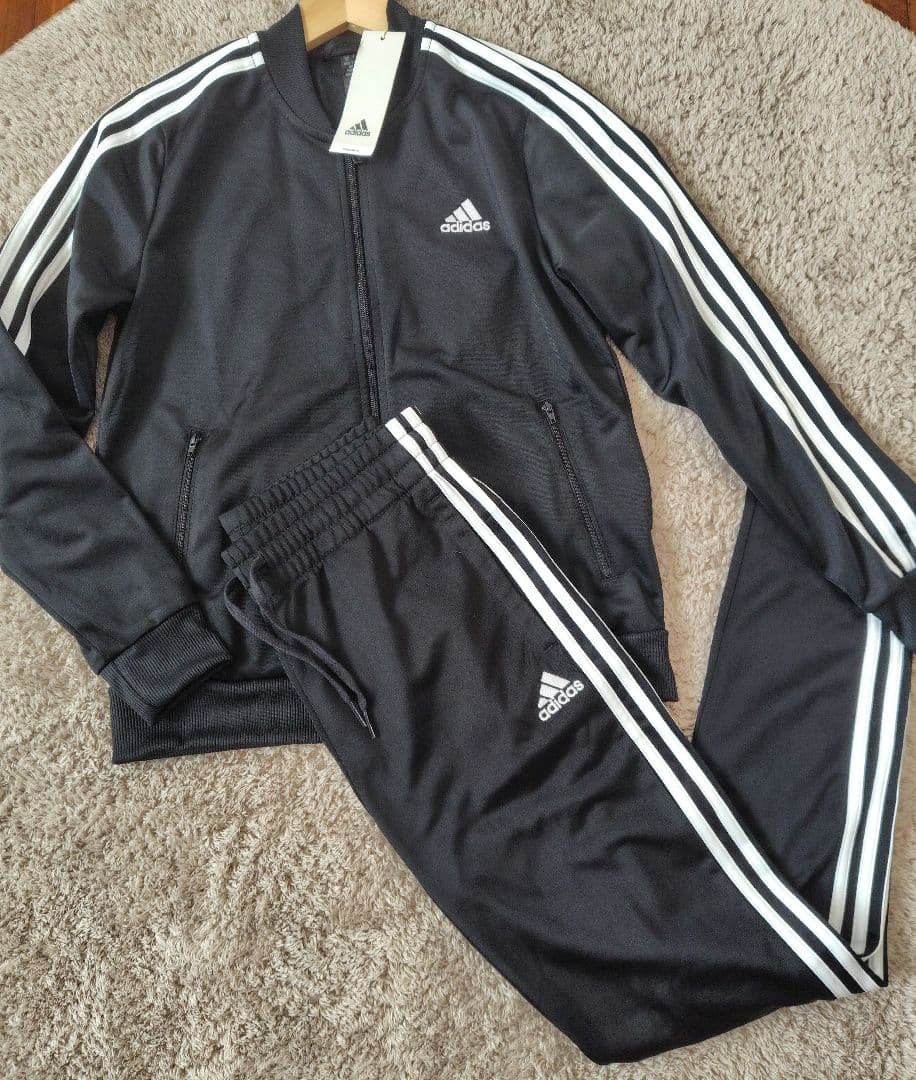 adidas レディース未使用タグ付きブラックジャージ上下セット【Ｌ】