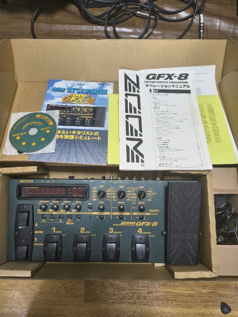 ZOOM GFX-8 ギターエフェクター Made in Japan