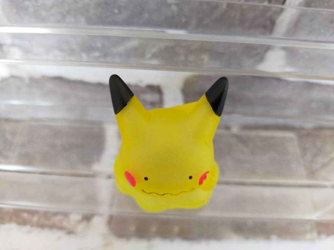 【美品】　ポケモンキッズ　指人形　ピカチュウ　メタモン　へんしん　クリア