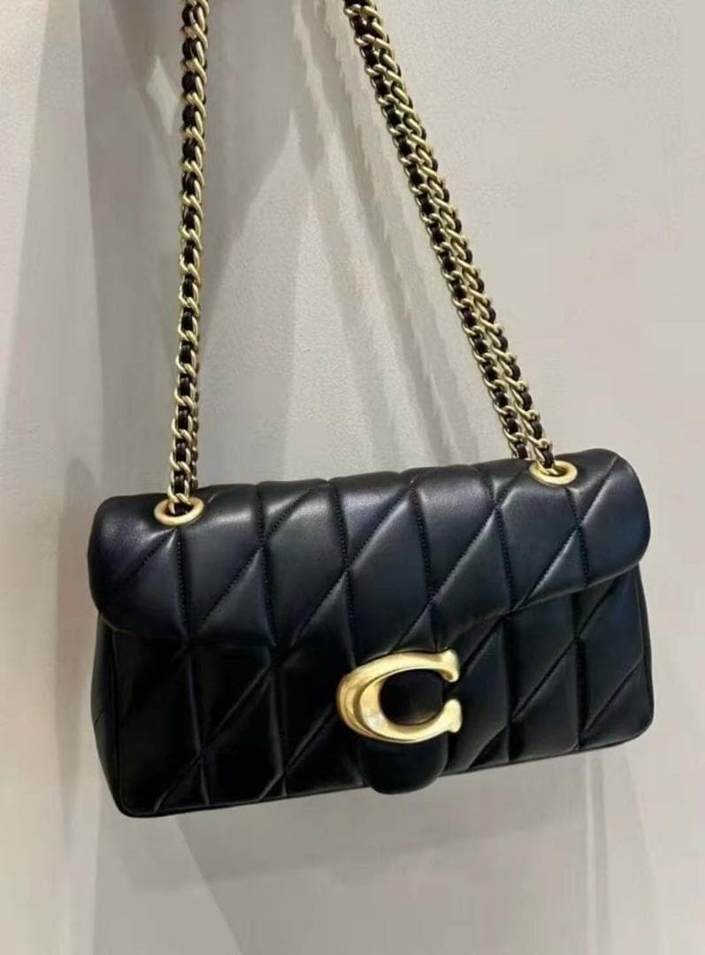 ブラックレザーキルティングショルダーバッグ