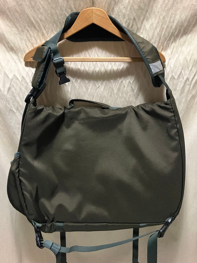 美品 patagonia クリティカルマス メッセンジャーバッグ S8 大型