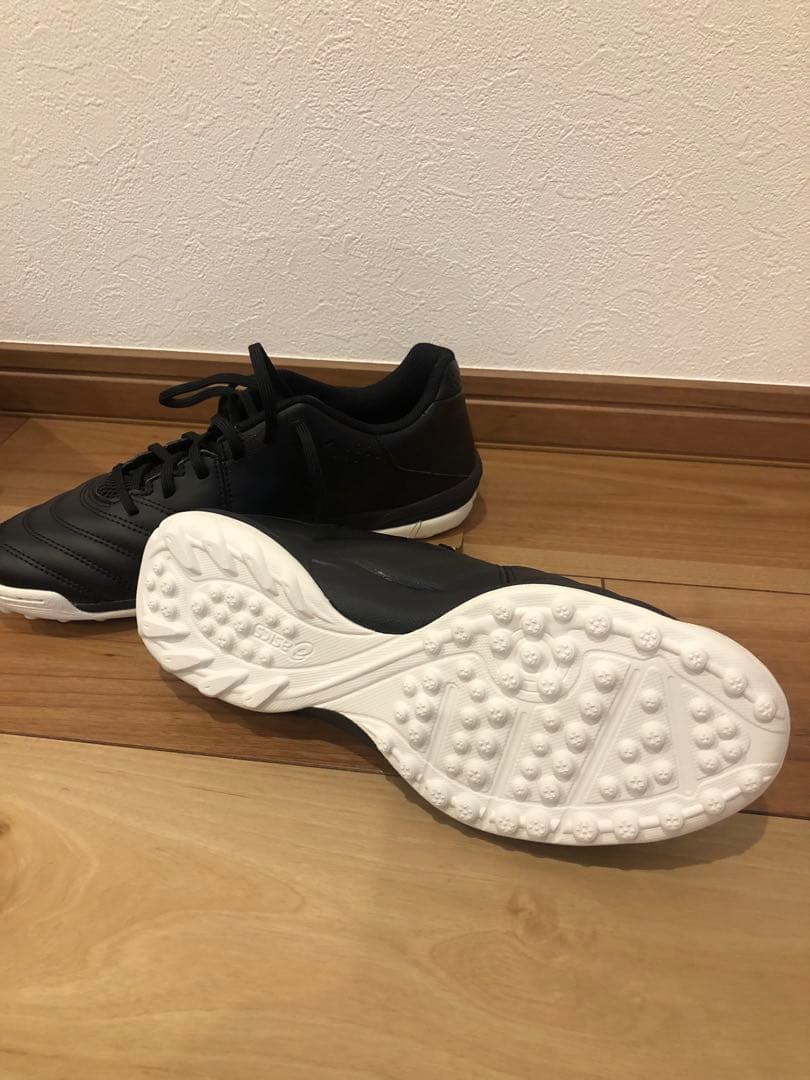 フットサルシューズ　asics