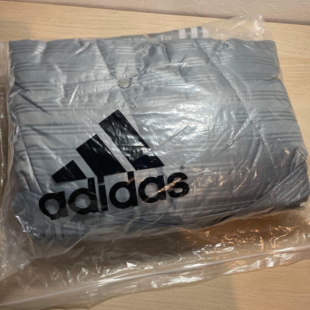 定価19800円　新品　adidas ベンチコート Sサイズ