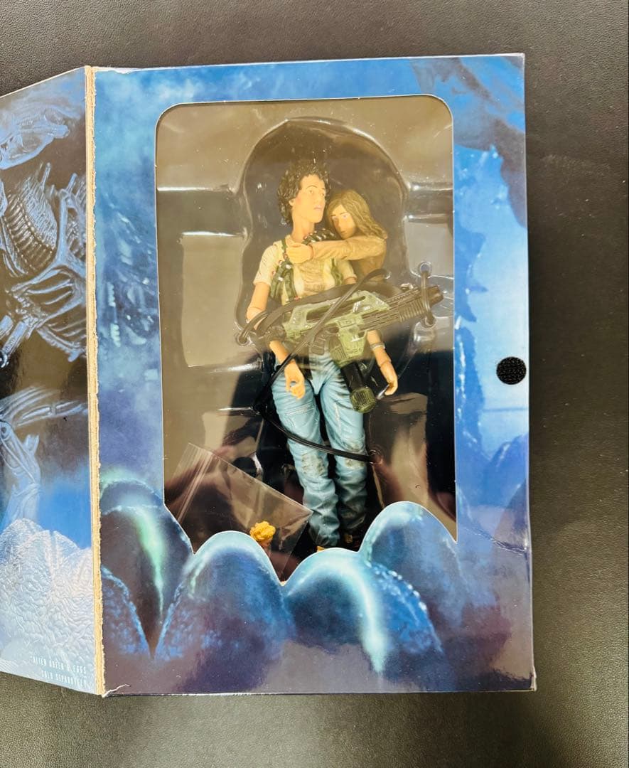 新品未使用⭐︎NECA 30周年記念⭐︎エイリアン ニュート&リプリー フィギュア