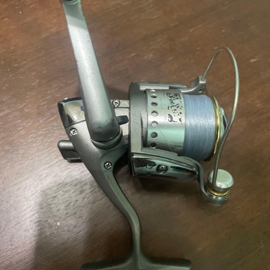 ステラ　2000 シルバー スピニングリール フロントスプール