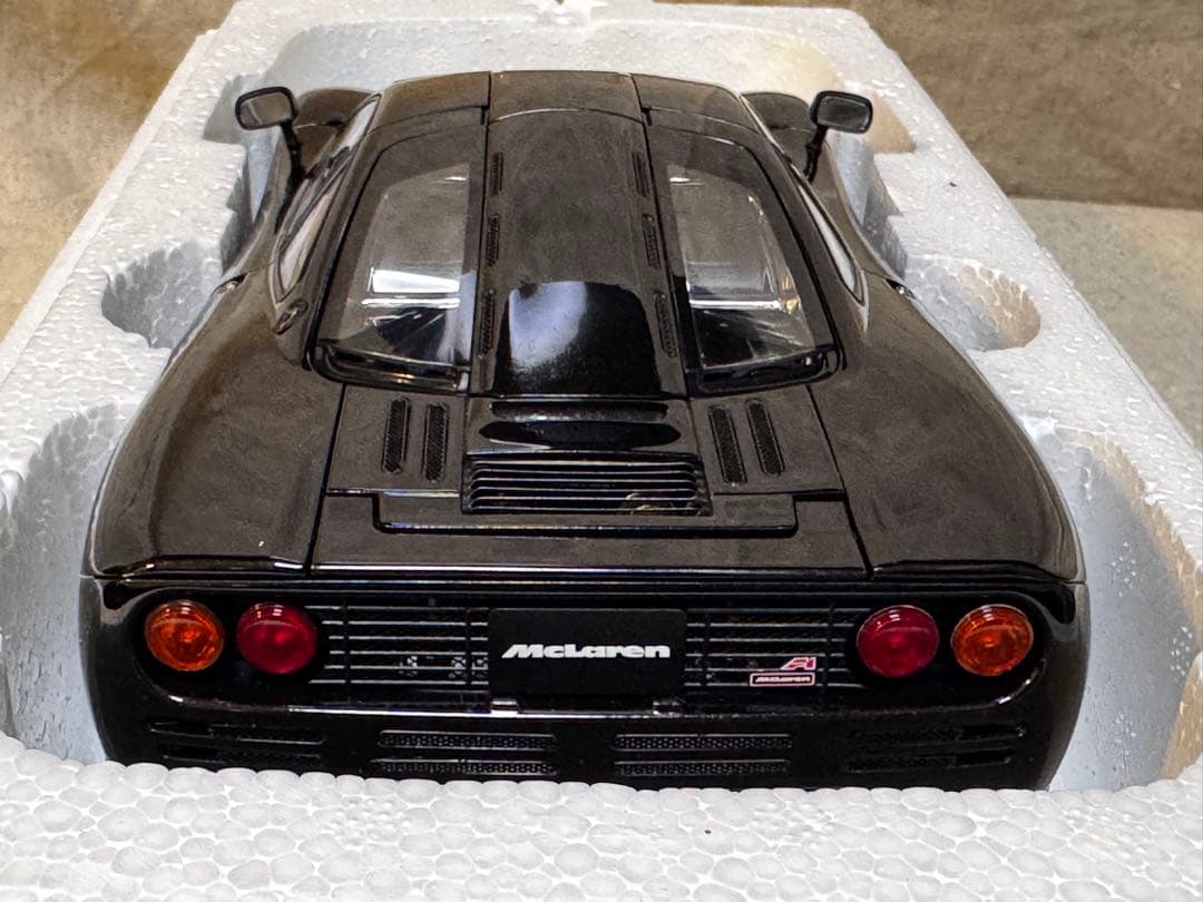 McLaren F1 1/18 ブラック ミニカー