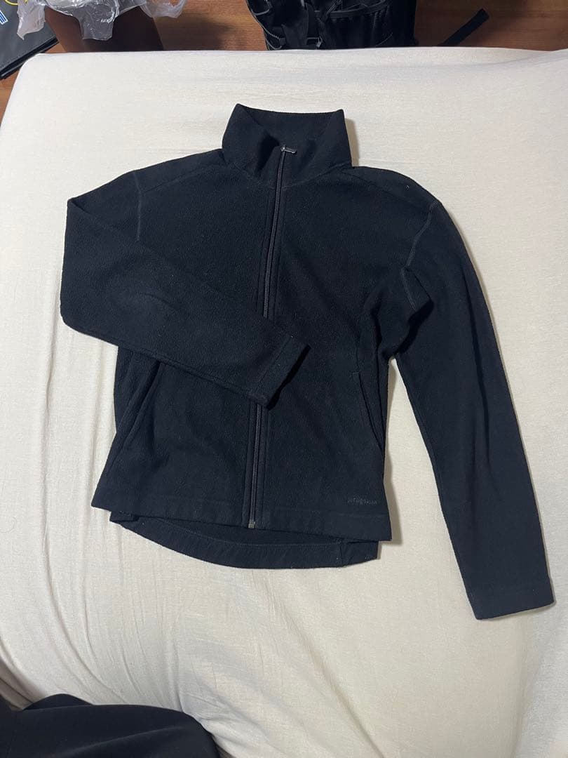 patagonia ブラック ジップアップジャケット　フリース　CIBCロゴ入り