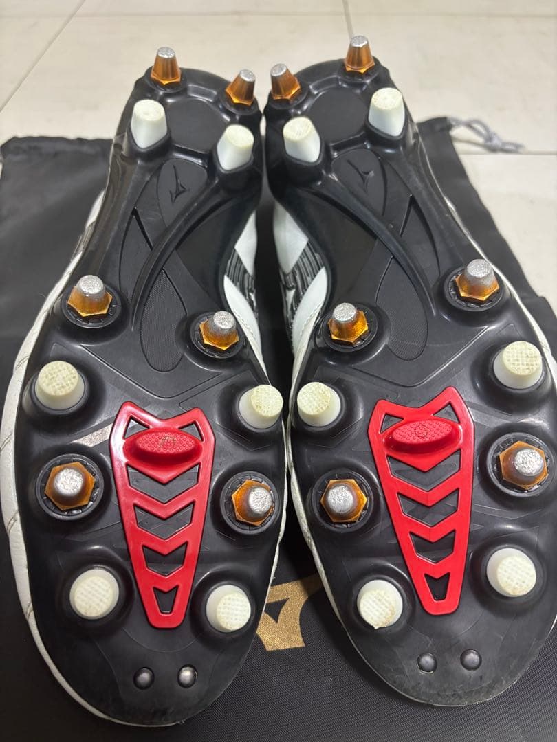 Mizuno モレリアネオ4 SG 値下げ可能