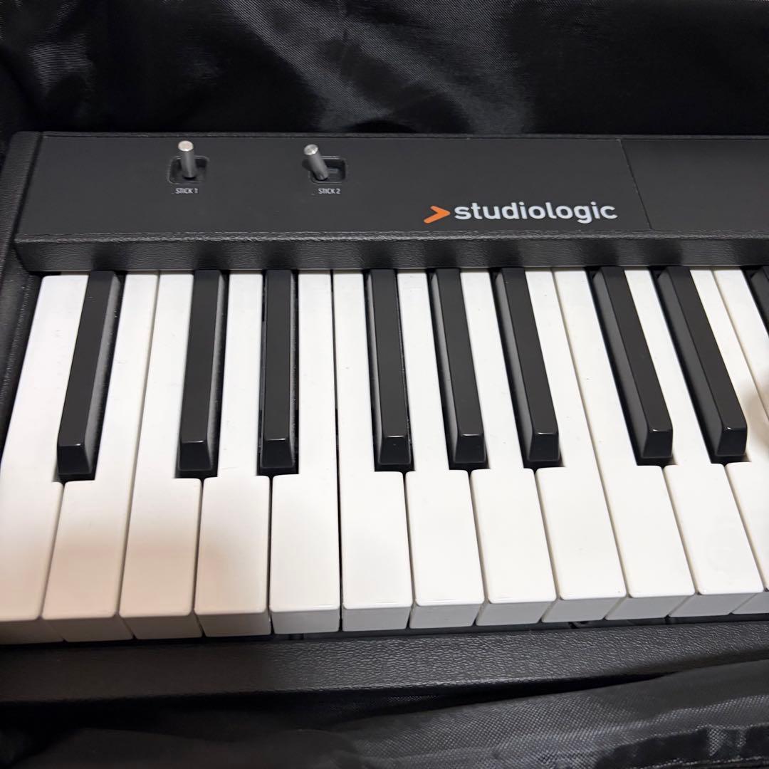 Numa compact 2 Studiologic 純正ペダル・ソフトケース付