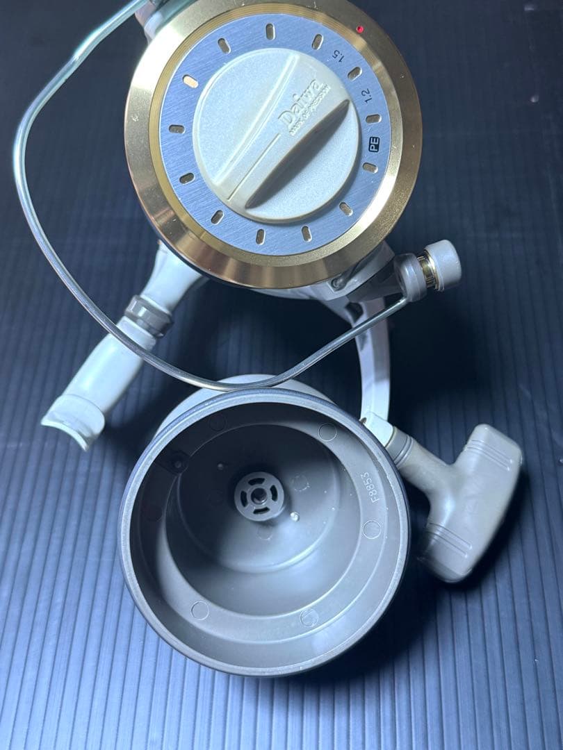 美品★ダイワ　サーフ　SURF-X 35A ★ 替えスプール付属