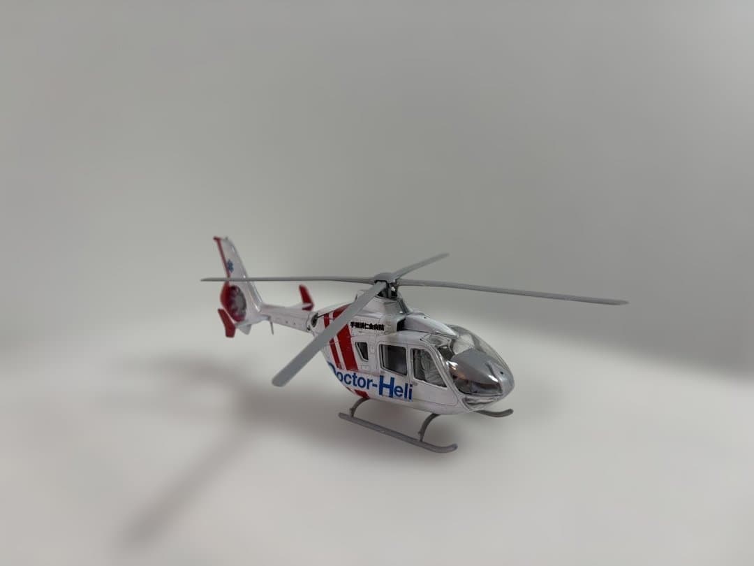 【完成品】1/72 ドクターヘリプラモデル※ジャンク品