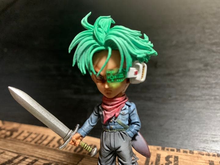 ドラゴンボール　トランクス フィギュア