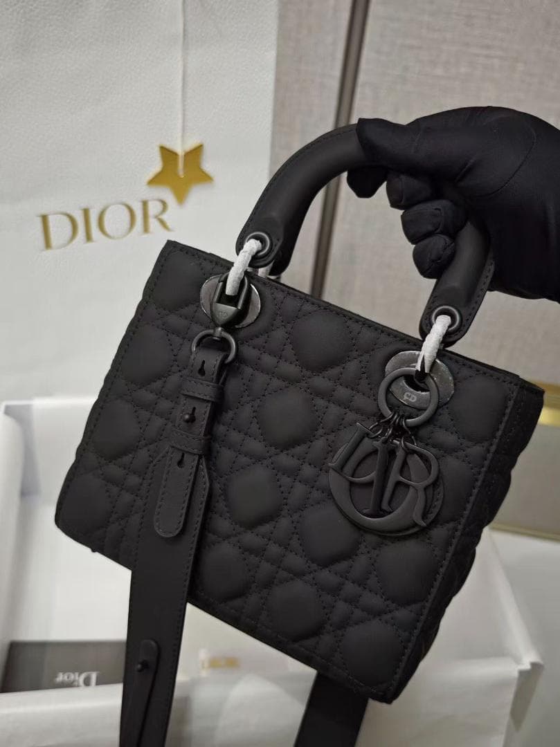 Dior 《人気》✨ 状態良好ブラック キルティングバッグ