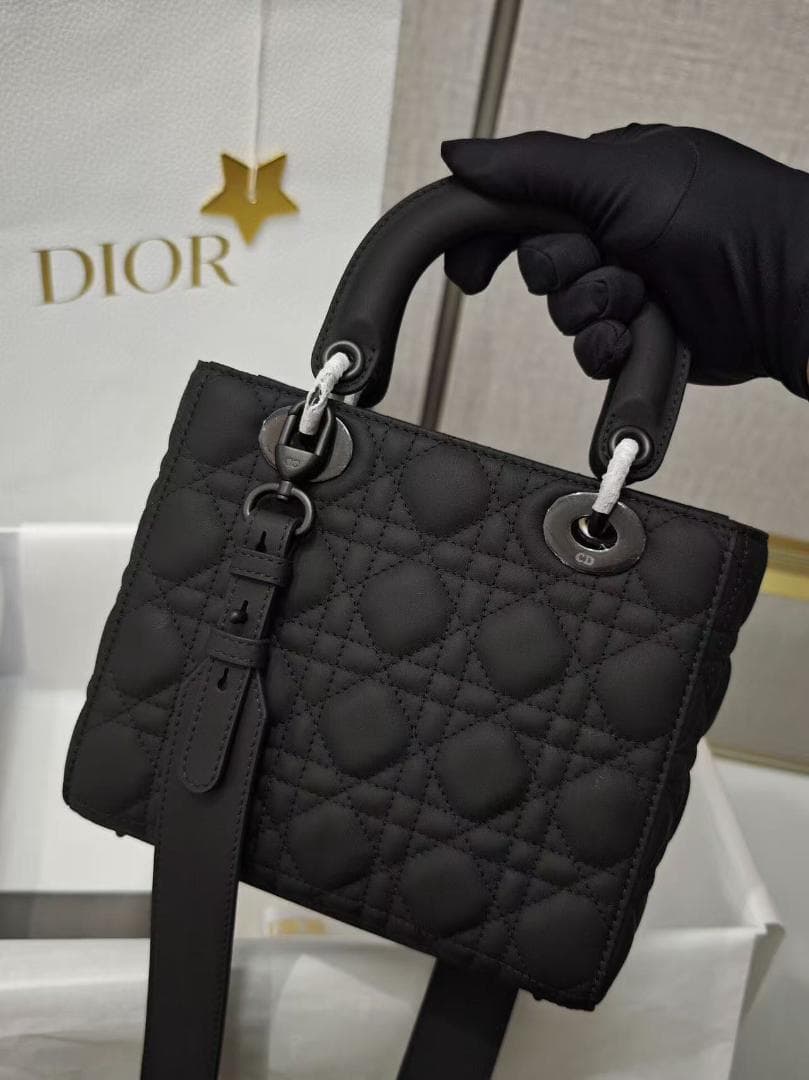 Dior 《人気》✨ 状態良好ブラック キルティングバッグ