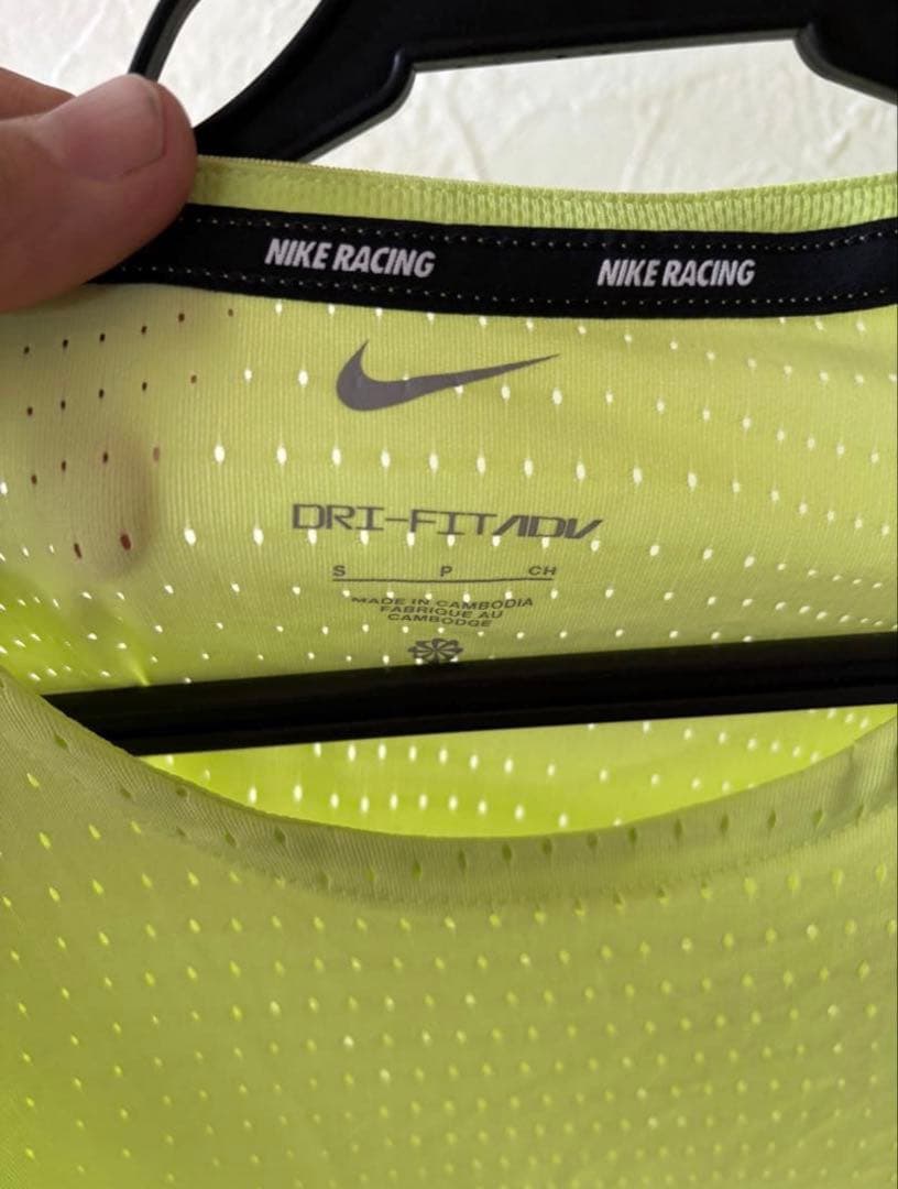 NIKE エアロスイフトT Sサイズ