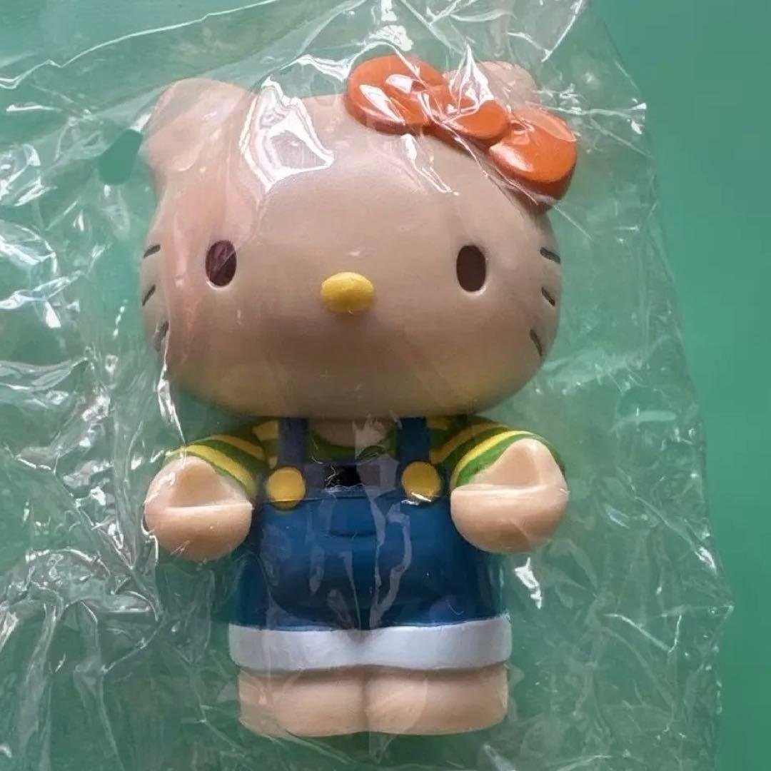 レア✨Hello Kitty ハローキティバニー　フィギュア　アクセサリートレー