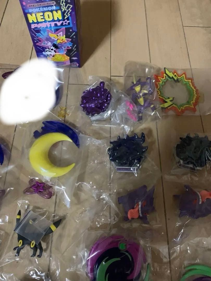 ポケモン ネオンパーティー リーメント ブラッキー ゲンガー ピカチュウ