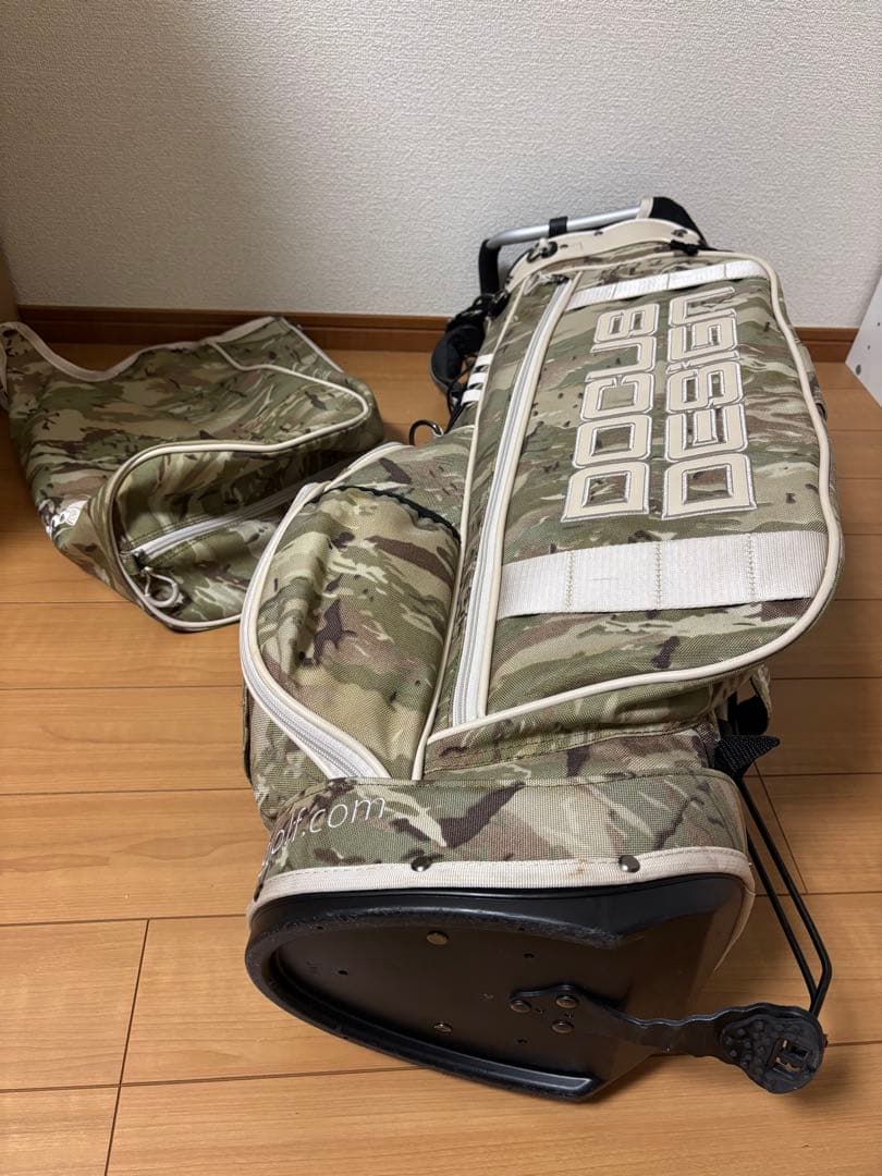 DOCUS DESIGN ドゥーカスデザイン迷彩キャディバッグ　ヘッドカバー付き