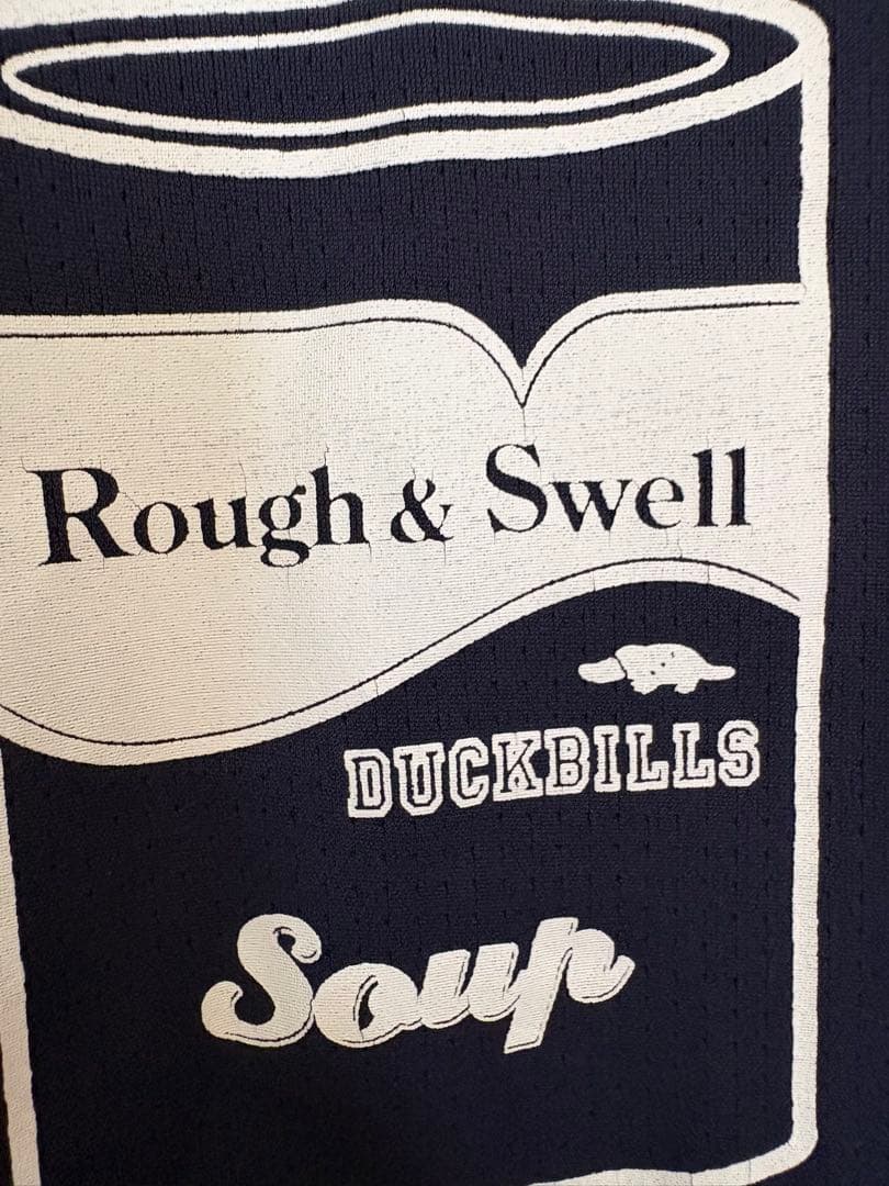 ROUGH AND SWELL Tシャツ