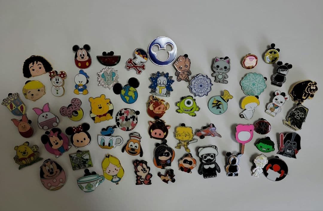 ディズニーピンバッジまとめ売り 55個