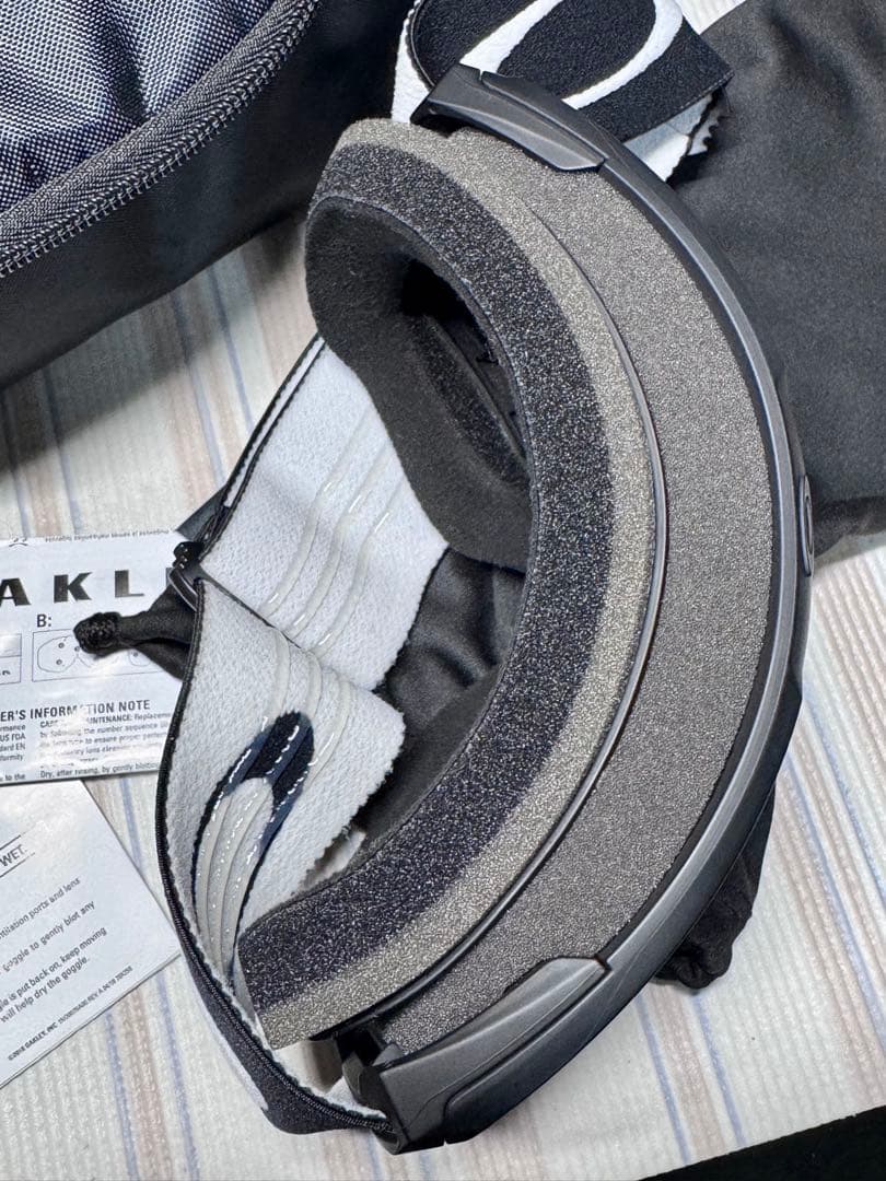Oakley ゴーグル