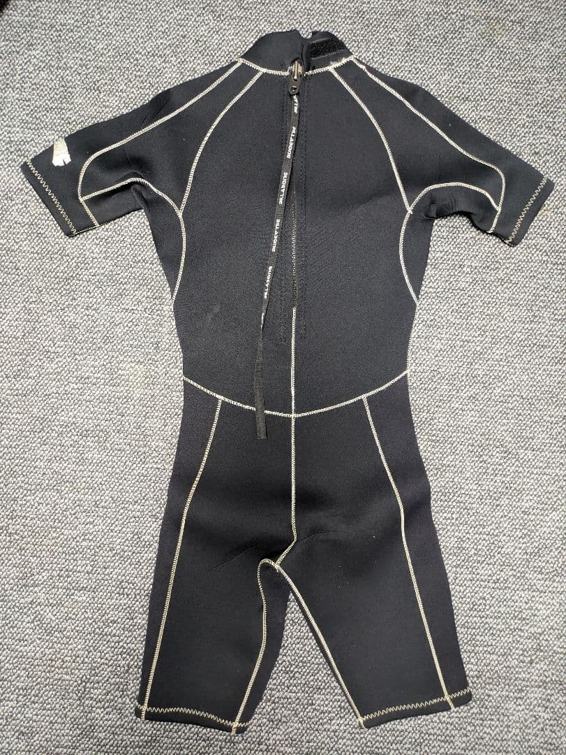 BILLABONG ML 半袖膝下丈ウェットスーツ