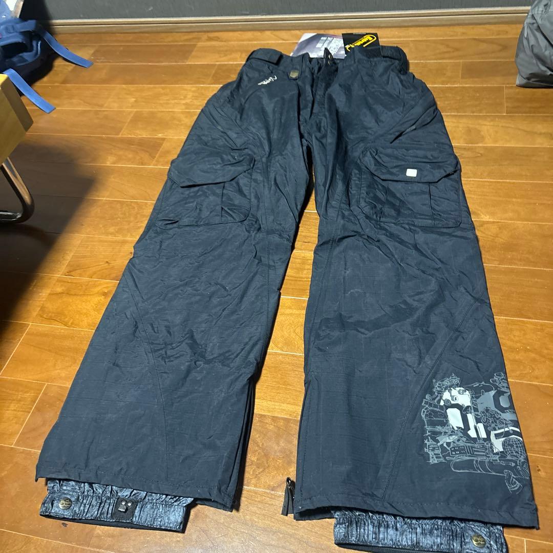 新品スノーボードウェア クイックシルバー　+CELTEKマスク+帽子