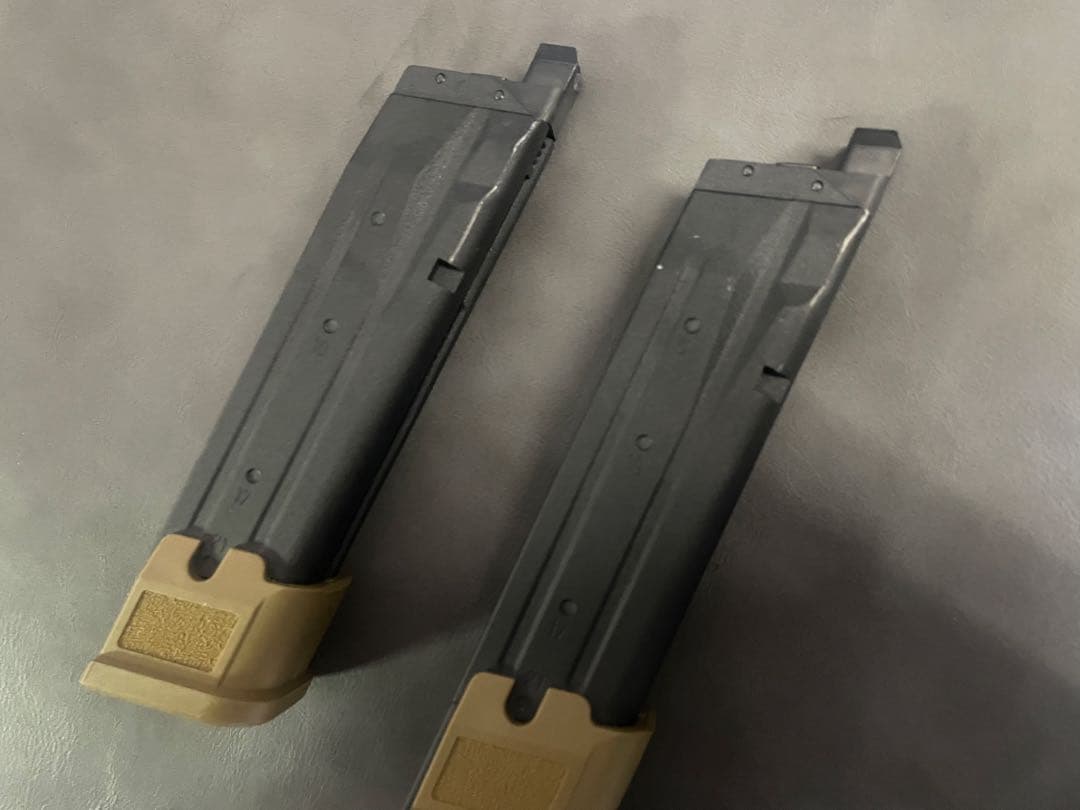 ブイエフシー　ライラクス　M17 M18 対応　ガス　マガジン　２個　タンカラー