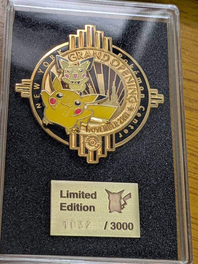 ポケモンセンターニューヨーク NY ピカチュウ ピンバッジ 限定レア‼️