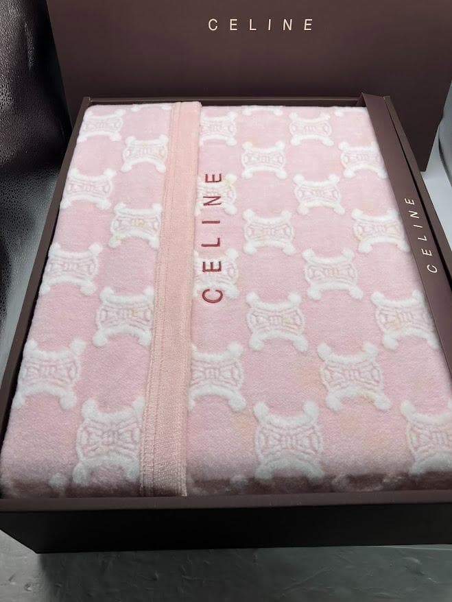 【未使用】　CELINE 綿毛布　140×200㎝　ピンク
