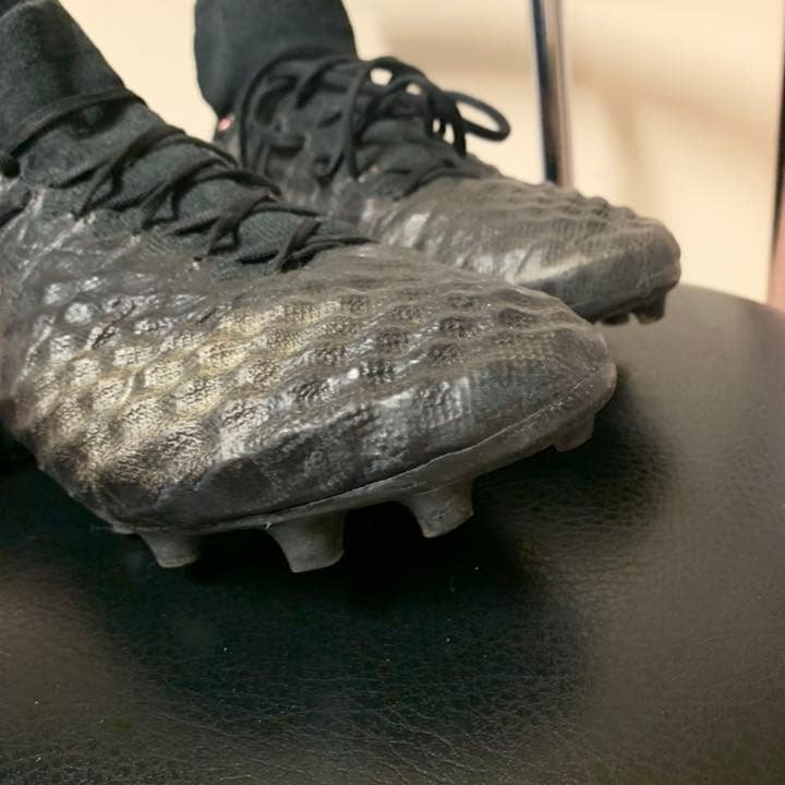サッカースパイク NIKE マジスタ オブラ 24cm