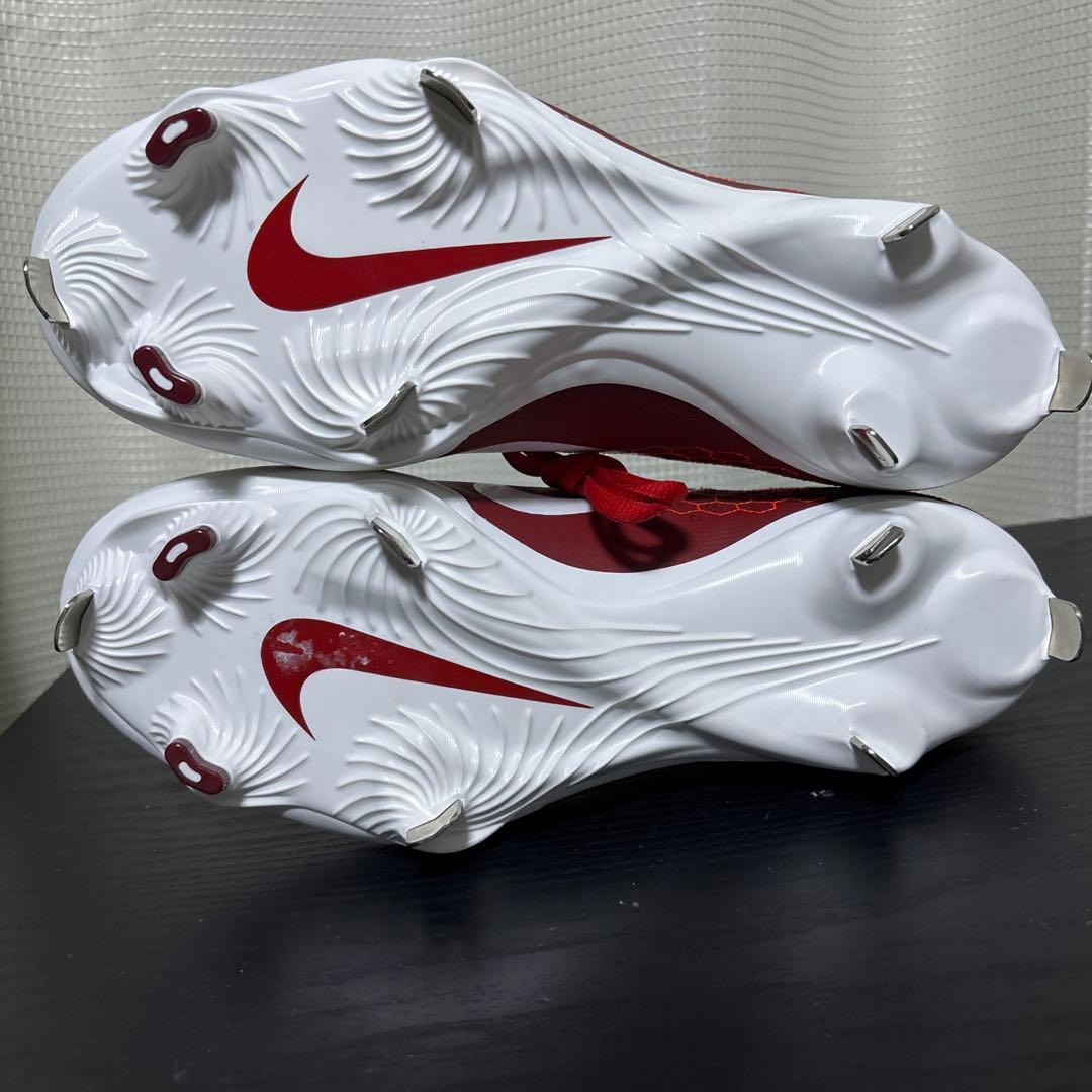 Nike レッド スパイクシューズ　25.5cm 準新品　箱無し