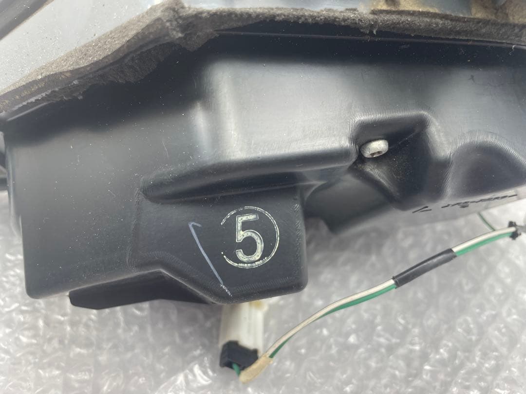 中古|ヴェルファイア 20系純正 左テールランプKOITO 58-35|か52