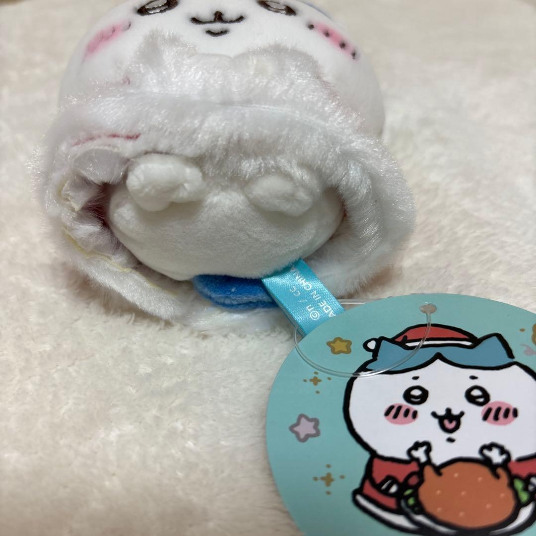 ちいかわ サンタさんだ！ 持ちますマスコット ぬいぐるみ ハチワレ