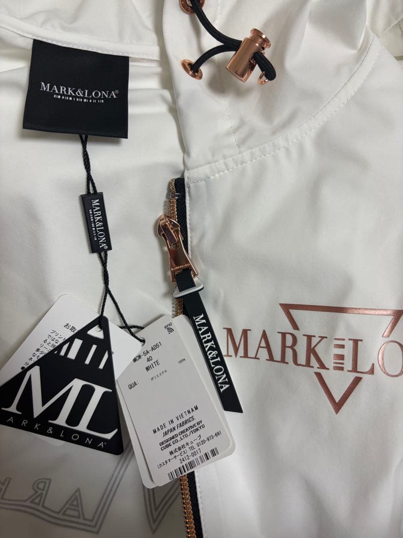 【新品タグ付】MARK&LONA Hooded Jacket ホワイト40