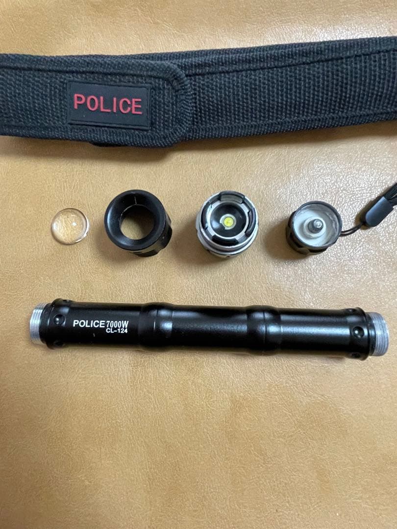POLICE 7000W CL-124 ハンディライト　懐中電灯　ジャンク品