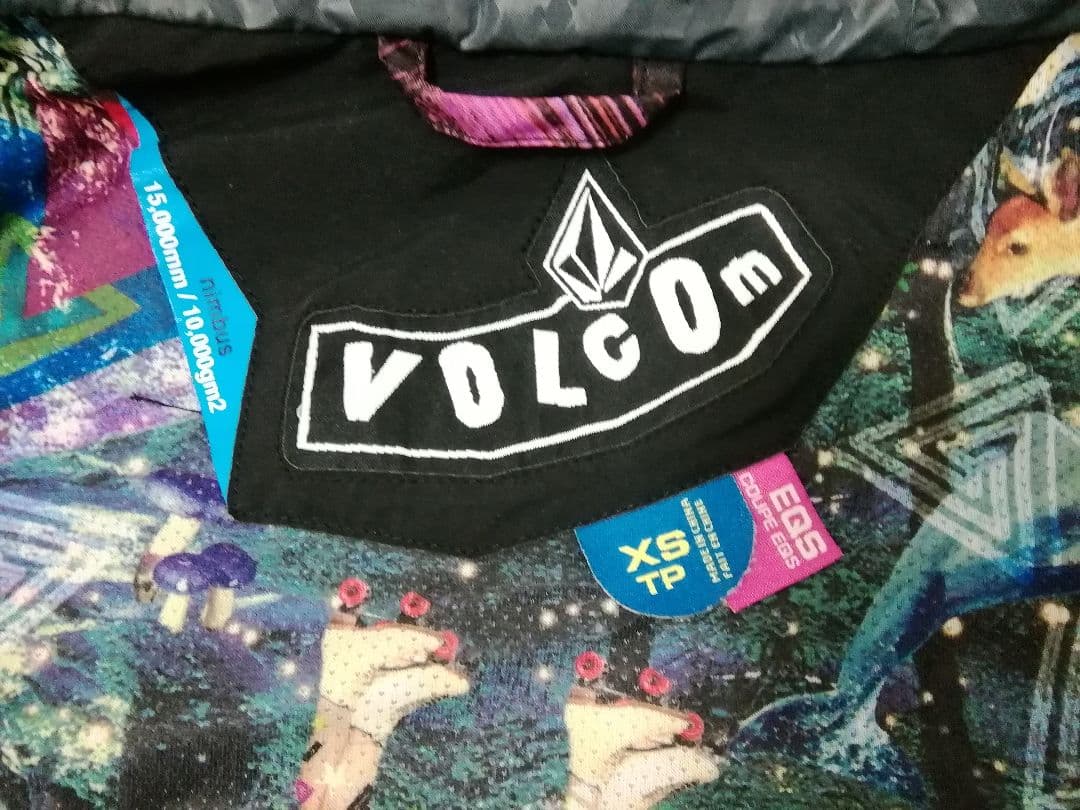 ◇VOLCOM　ZIP-TECH搭載の上下セット◇
