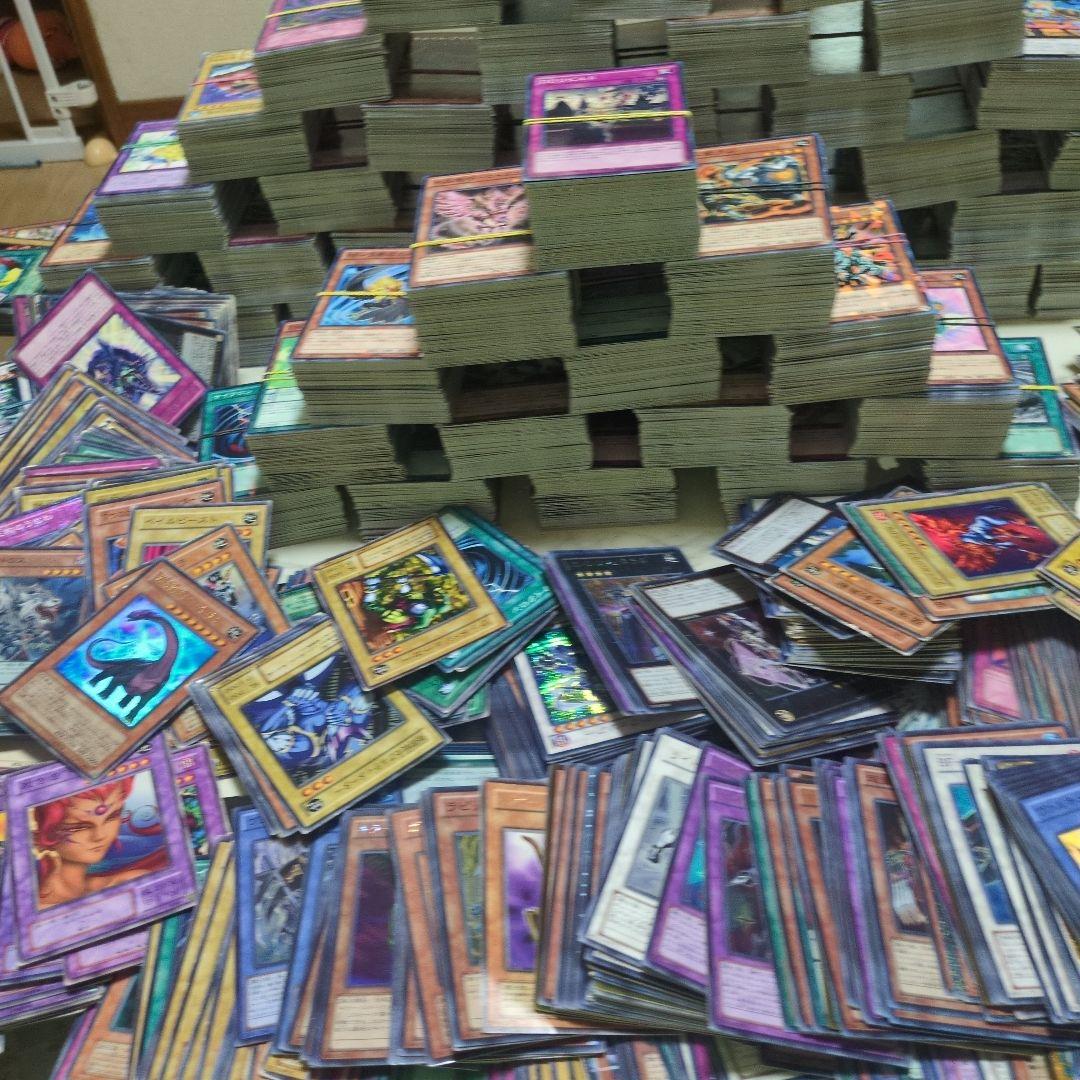 遊戯王引退品初期多数約8000枚初期2期300〜500枚