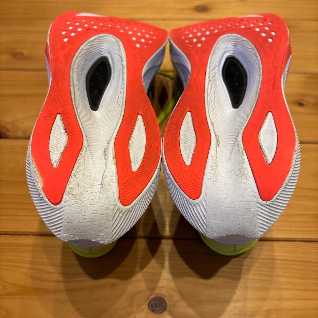 asics マジックスピード4 27.5cm カーボン搭載ランニングシューズ