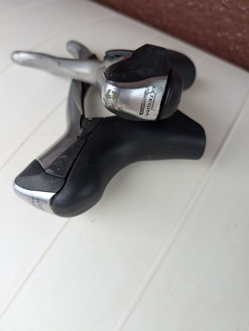 Shimano Ultegra 6600シフター ブラック・シルバー